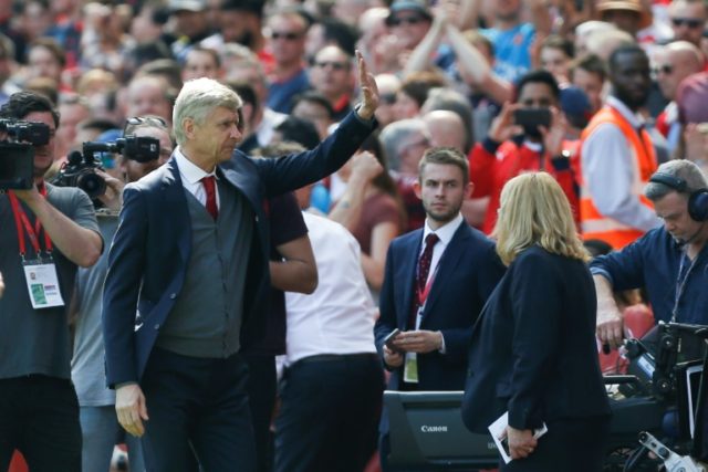 Arsenal give Wenger reason to smile with West Ham hammering