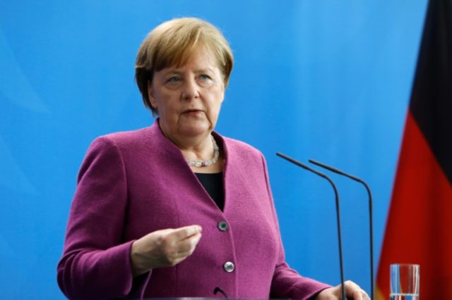 Merkel denounces new anti-Semitism from Arab refugees