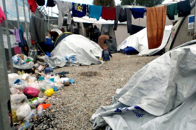 Far-right group attacks migrants on Greek island