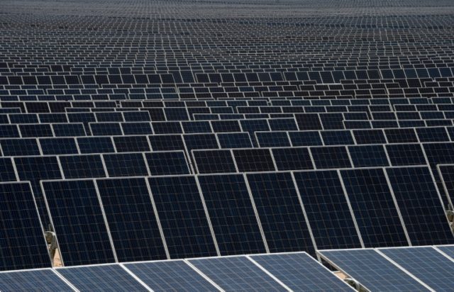 Sea of solar panels turns Mexican desert green