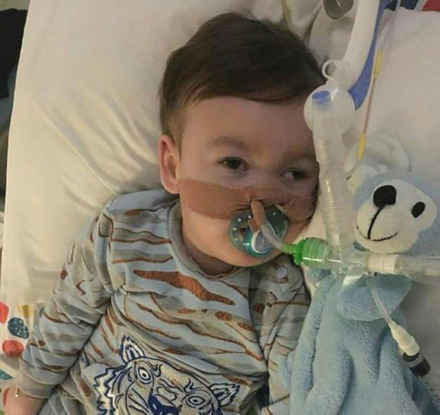 Parents of terminally ill UK toddler launch new legal bid
