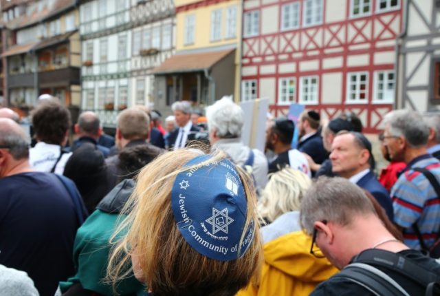 Germans rally with Jews against new wave of anti-Semitism