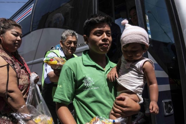 US warns migrant 'caravan' against trying to enter