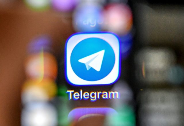 Thousands rally in Moscow to send Telegram support