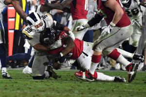 Aaron Donald: Rams star DT trains while using knives