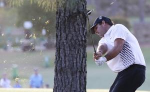 2018 Masters: Reed leads at -9, Tiger at 40th