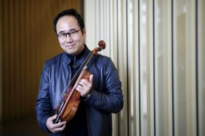 Violinist seeking peace through music finds hope, worry in Korea summits
