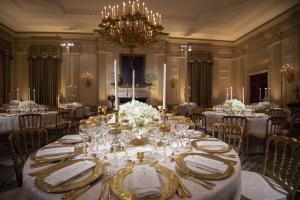 Melania Trump chooses cream and gold theme for first state dinner