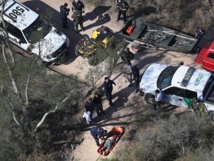 Border Patrol agents recover body of migrant from Rio Grande River. (File Photo: John Moore/Getty Images)