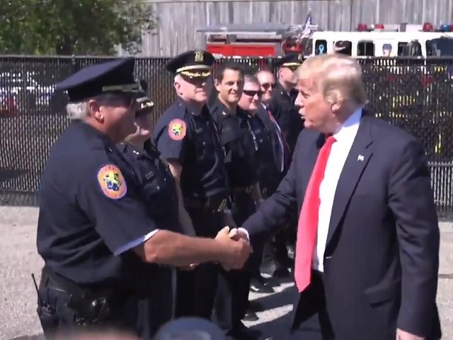 donald-trump-police-officers