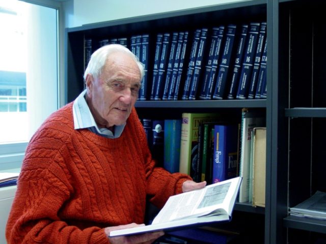 Australia scientist, 104, heads to Switzerland for assisted dying