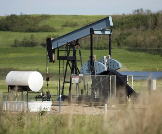 Canada oil sector faces 'significant challenges' to reduce emissions