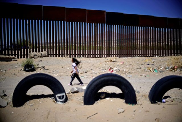 US cites 'security crisis' as illegal border crossings mount