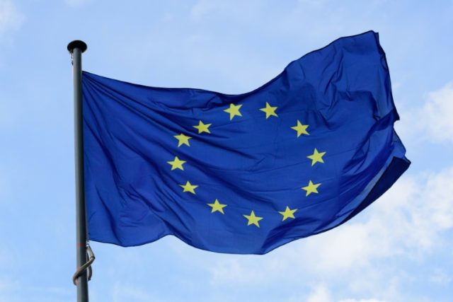 EU invites 15,000 teens to travel free in Europe
