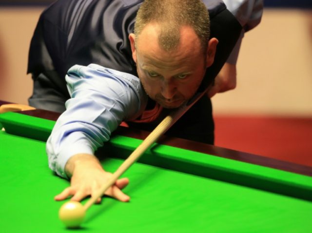 Williams leads Higgins in world snooker final