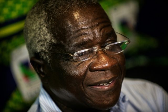 Dhlakama: Mozambique rebel leader turned politician