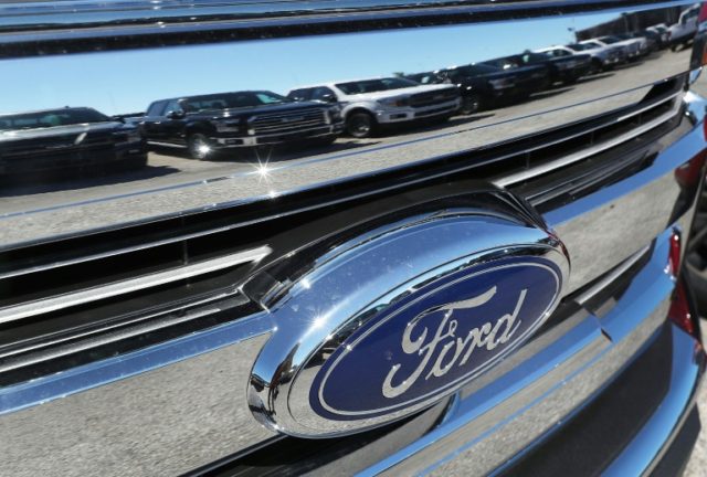 Ford suspends production of best-selling US truck