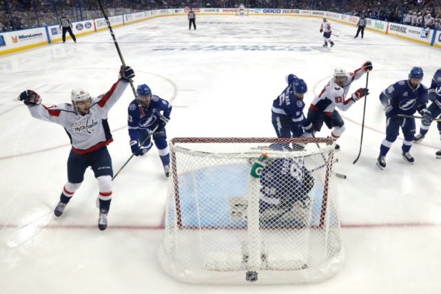 Capitals cruise past Lightning to win series opener