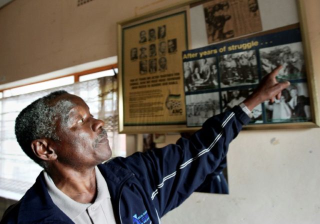 S.Africa lensman who took iconic Soweto uprising photo dies