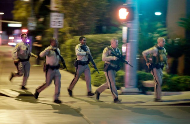 Video Shows Police Response, Fleeing Crowd At Vegas Attack - Breitbart