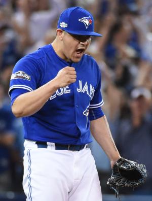 Blue Jays' Roberto Osuna arrested, charged with assaulting woman