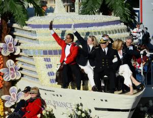 'Love Boat' crew gets Hollywood Walk of Fame honorary plaque