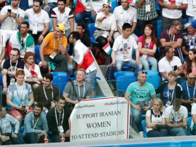 Iranian Soccer Fans Use World Cup To Protest Regime S Stadium Ban On Women