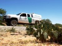 AP_100513048619 Border Patrol agent in Arizona desert. (AP File Photo: Ross Franklin)
