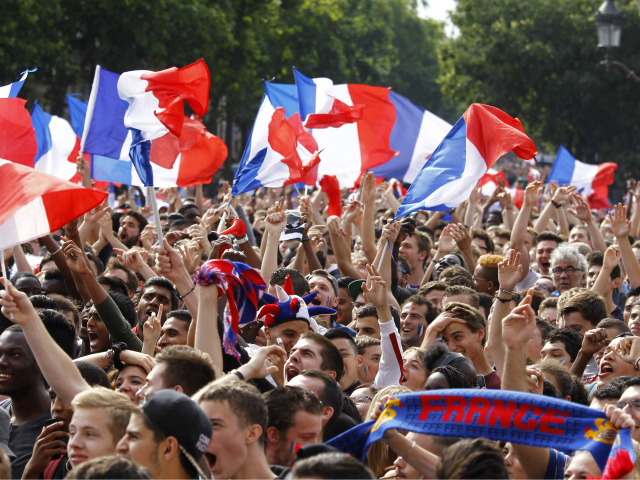 Численность населения франции 2024. Жители Франции. Население Франции. Республика Франция население. Франция патриотизм.