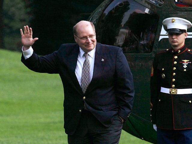 WASHINGTON - JULY 20: White House Deputy Chief of Staff Joe Hagin waves after he returned