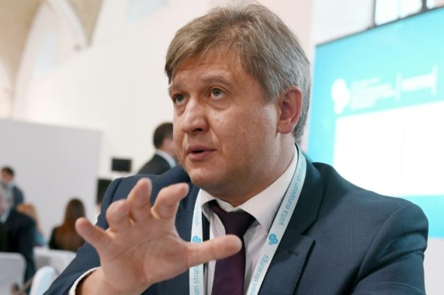 Ukrainian MPs approve anti-corruption court, sack finance minister
