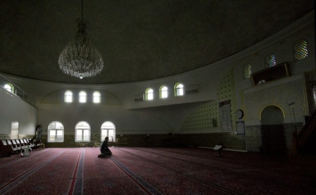 Austria to expel up to 60 imams, close 7 mosques