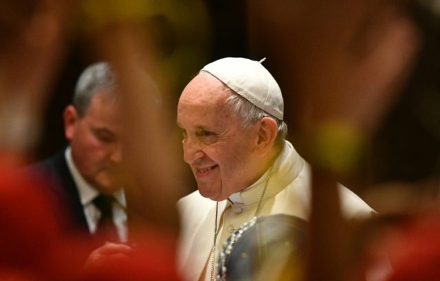 Pope urges oil majors to combat global warming and aid poor