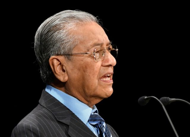 Malaysia PM urges TPP 'renegotiation'