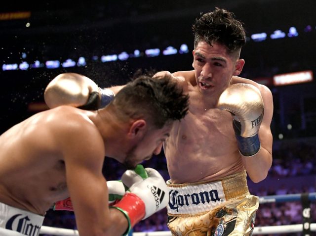 Santa Cruz wins rematch to hold onto WBA featherweight title