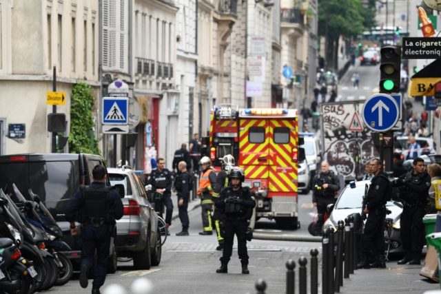 Arrest of gunman ends hostage seige in central Paris