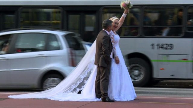 Love-struck couple crosses globe taking wedding pics