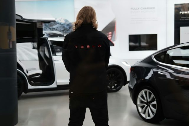 Tesla cutting 9% of staff; layoffs not to affect Model 3 production