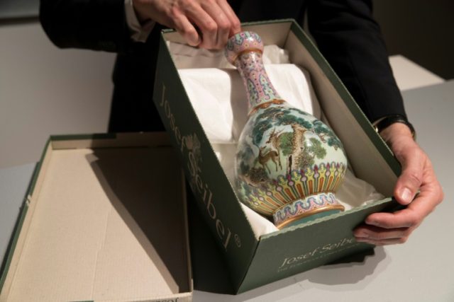 Chinese vase found in attic sells for 16.2 million euros