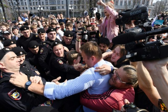 Russian opposition leader Navalny freed ahead of World Cup