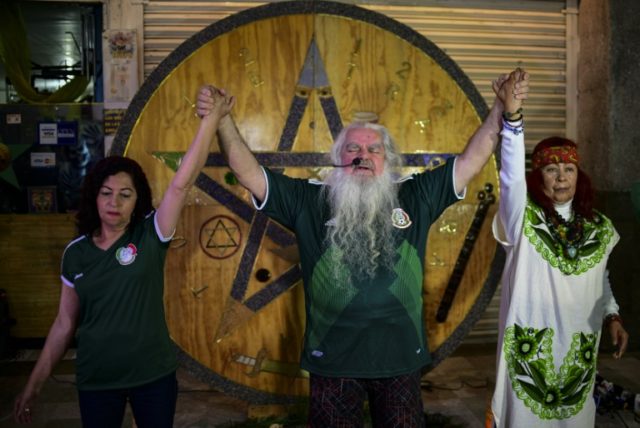 Mexico's 'Grand Warlock' casts World Cup spell to help team