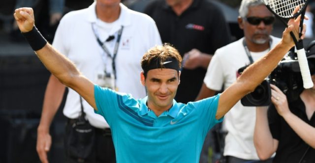 Federer into Stuttgart final, regains world number one ranking