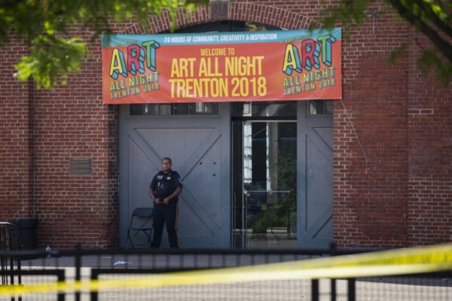 Suspect dead, 20 hurt in shooting at US arts festival
