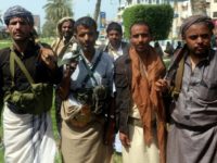 Shiite Huthi rebels during a gathering to mobilize more fighters to the battlefront to fight pro-government forces, in the Red Sea port city of Hodeidah on June 18, 2018 UN envoy hopes for talks on Yemen peace plan next month