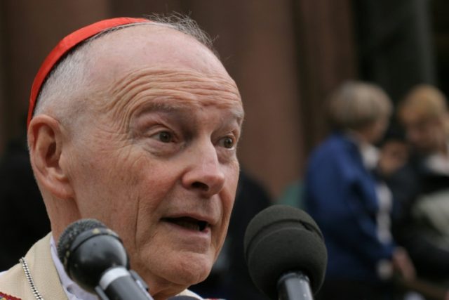 US cardinal Theodore McCarrick suspended over sex abuse