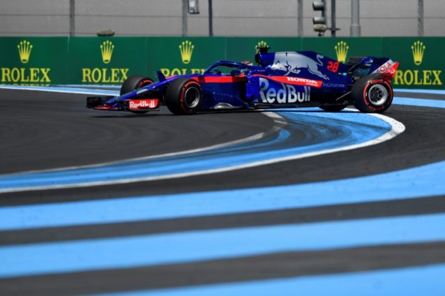 Hartley at back of grid, rain halts practice in France