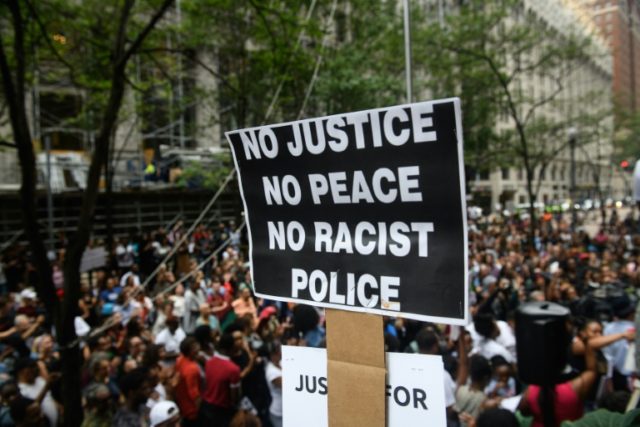 Police killings of blacks exact mental health toll: US study