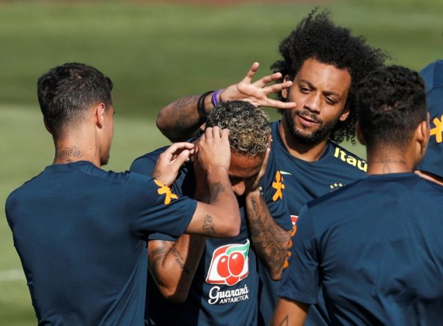Neymar's father calls for social media truce
