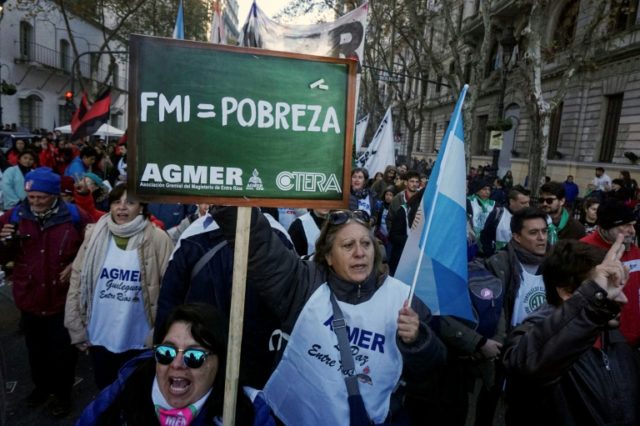 Argentina paralyzed by anti-IMF deal strike