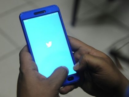 Twitter to confirm new accounts in spam fight